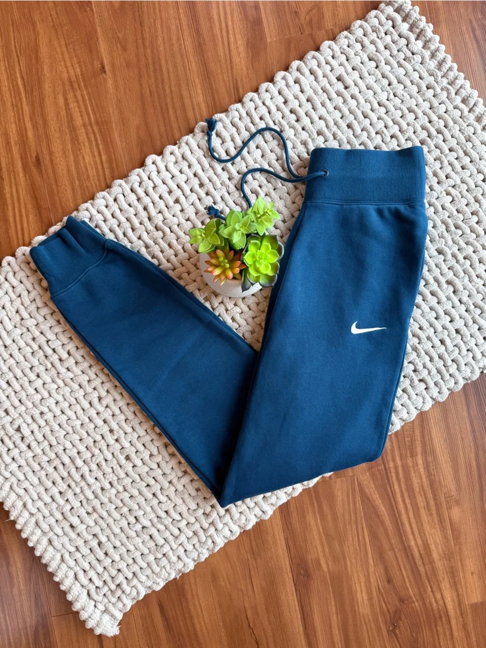 Nike | Women’s Phoenix Fleece High-Waisted Joggers | Green Abyss | X-Small